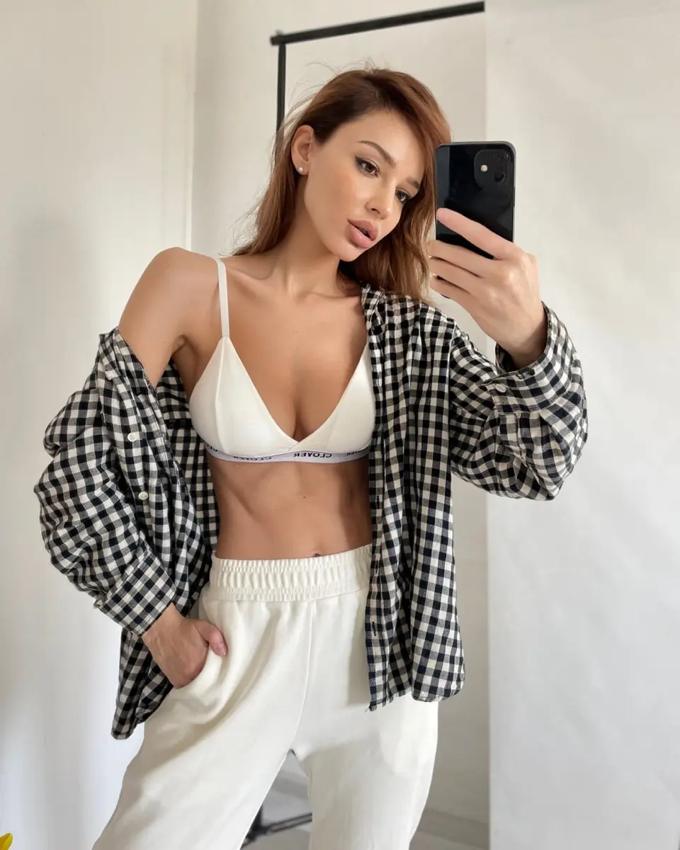 Ella escort in Dubai