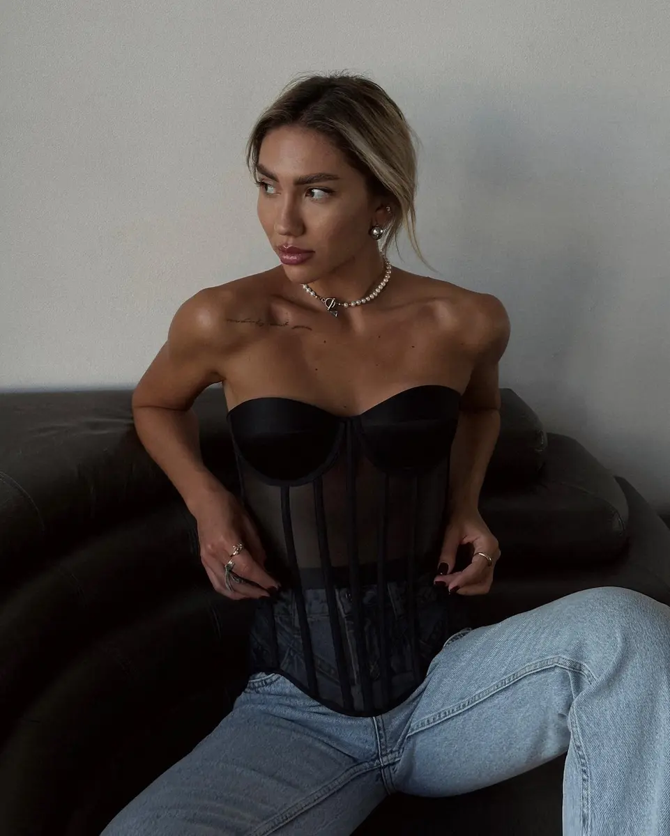 Julia escort in Dubai