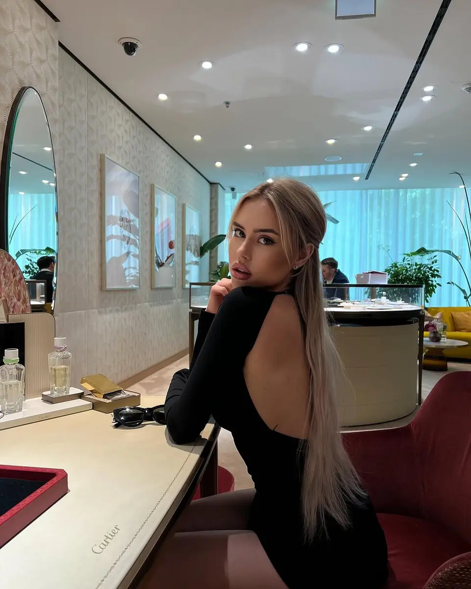 Namina escort in Dubai