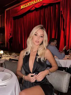 Ophelia escort in Dubai