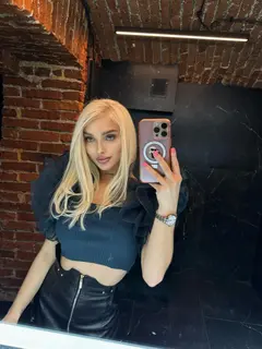 Roxana escort in Dubai