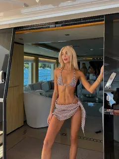 Suri escort in Dubai