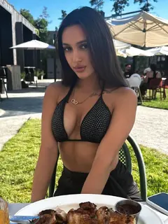 Вивьен эскорт в городе Дубай