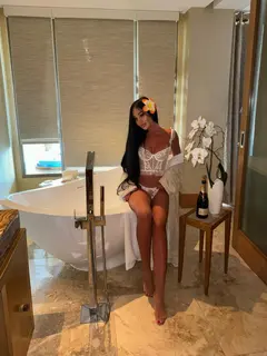 Zoya escort in Dubai